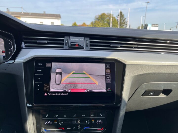 Abbildung Fahrzeugdetailansicht Volkswagen Passat Variant - Nr. 27