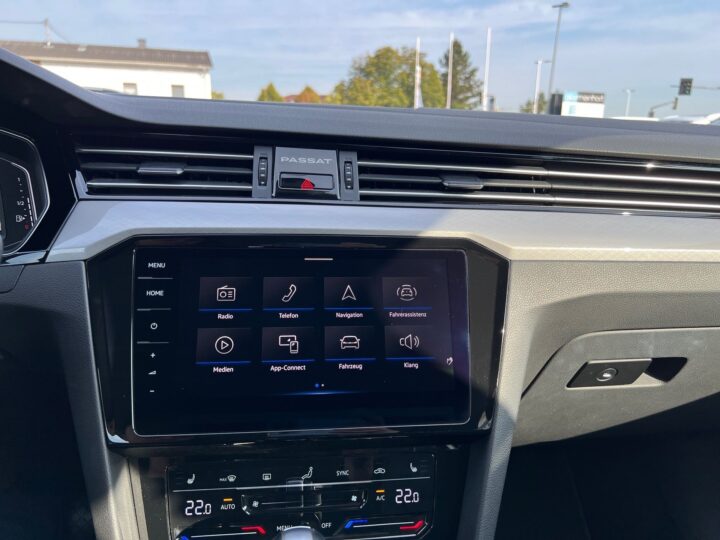 Abbildung Fahrzeugdetailansicht Volkswagen Passat Variant - Nr. 18