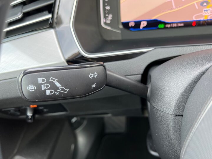 Abbildung Fahrzeugdetailansicht Volkswagen Passat Variant - Nr. 42
