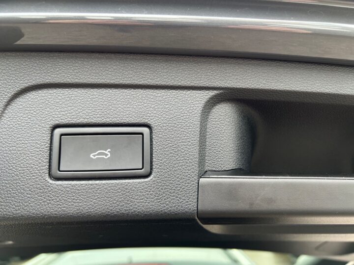 Abbildung Fahrzeugdetailansicht Volkswagen Touran - Nr. 40