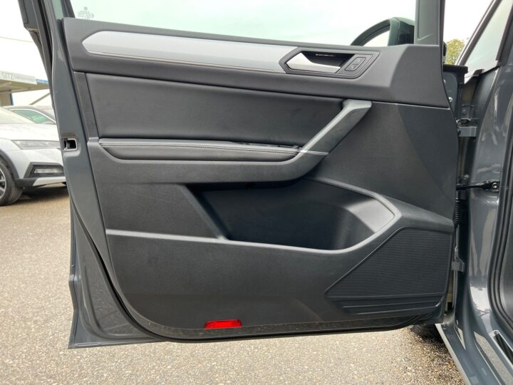 Abbildung Fahrzeugdetailansicht Volkswagen Touran - Nr. 30