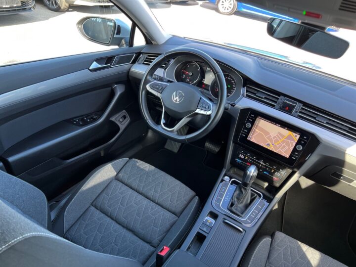 Abbildung Fahrzeugdetailansicht Volkswagen Passat Variant - Nr. 11