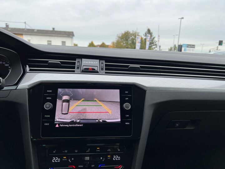 Abbildung Fahrzeugdetailansicht Volkswagen Passat Variant - Nr. 27