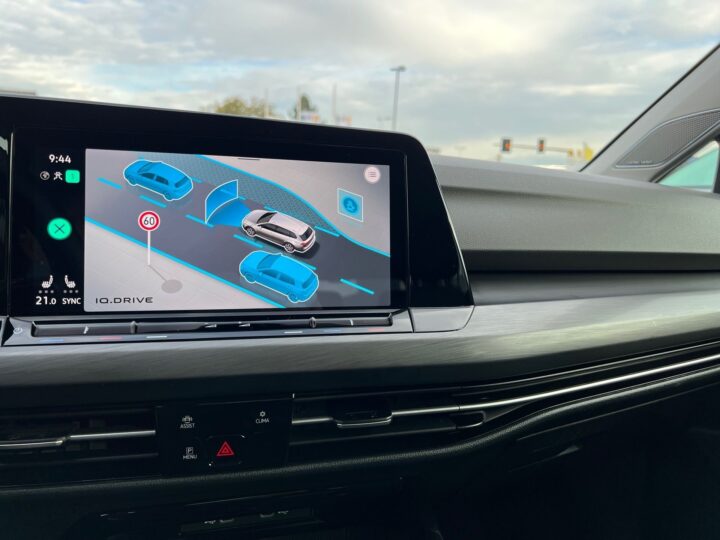 Abbildung Fahrzeugdetailansicht Volkswagen Golf Variant - Nr. 22